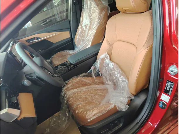 Car image 16