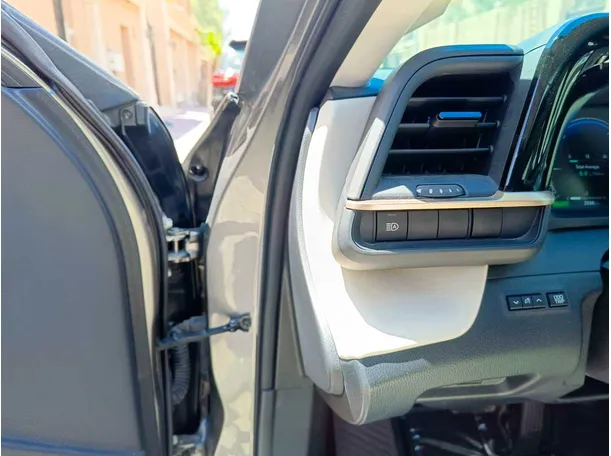 Car image 35