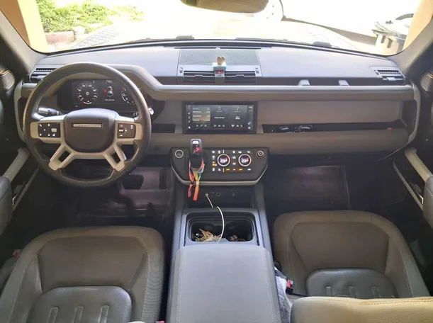 Car image 17