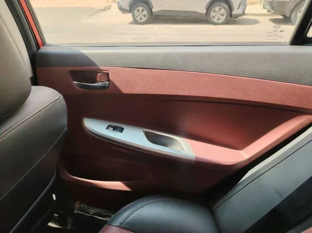 Car image 31