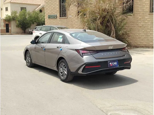 Car image 7