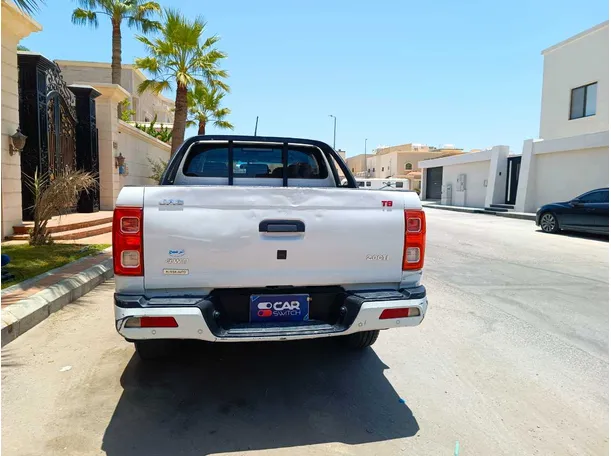 Car image 6