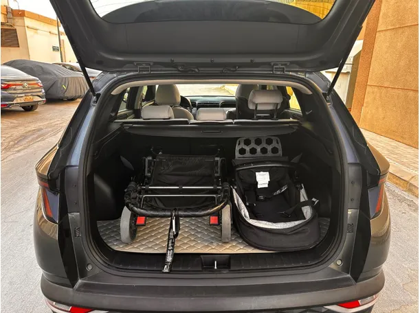 Car image 24