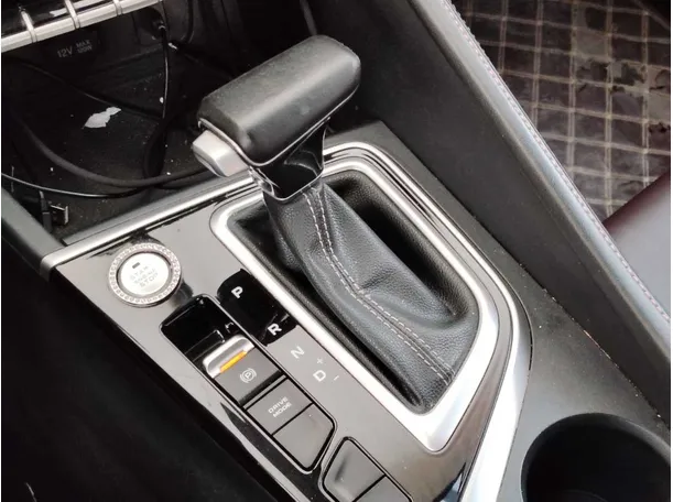 Car image 21