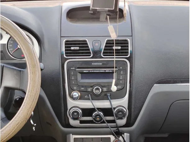 Car image 19