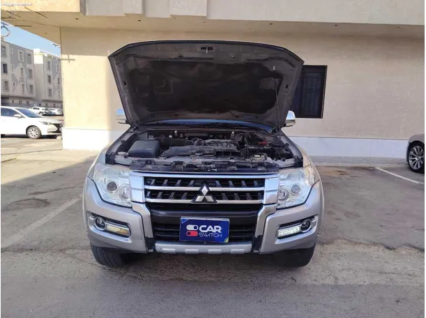 Car image 32