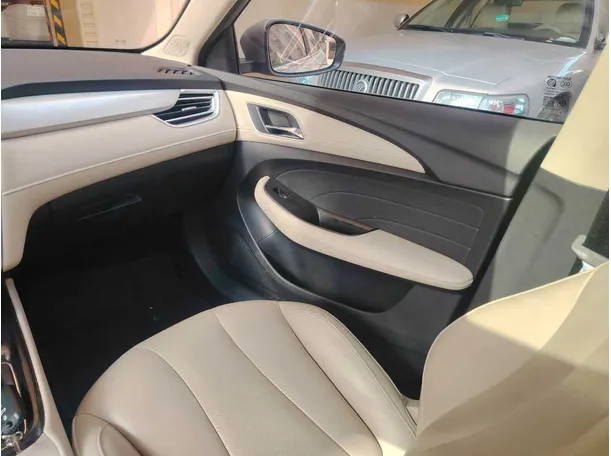 Car image 43