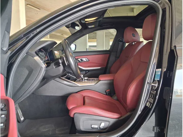 Car image 12