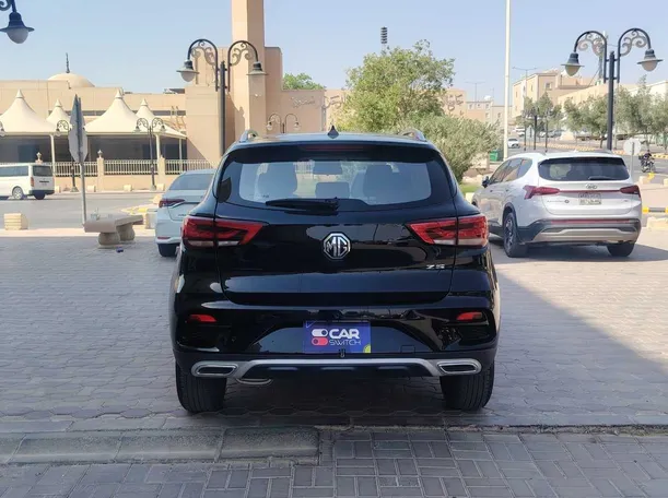 Car image 6
