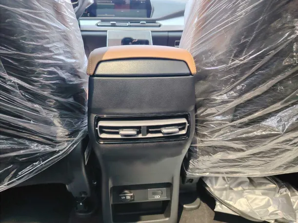 Car image 28
