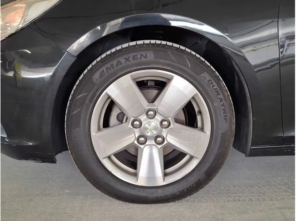 Car image 9