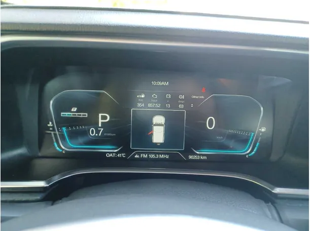Car image 18
