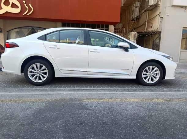 Car image 4