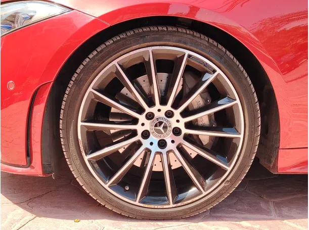 Car image 10