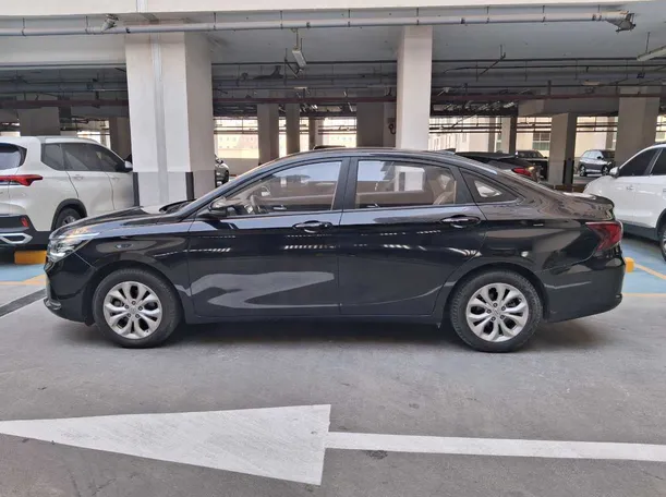 Car image 4