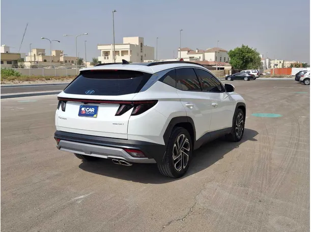 Car image 7