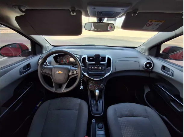 Car image 17