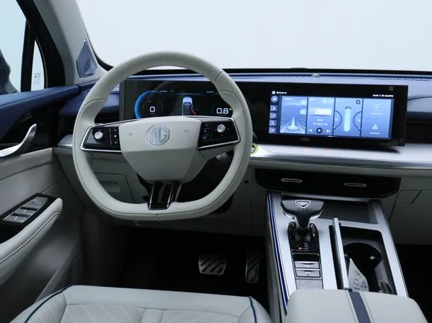 Car image 15