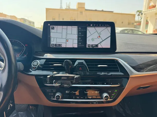 Car image 17