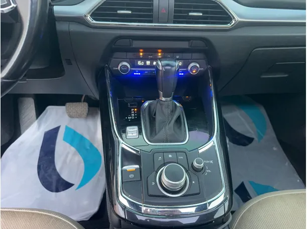 Car image 15