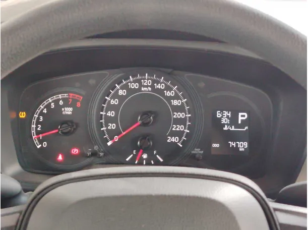 Car image 25