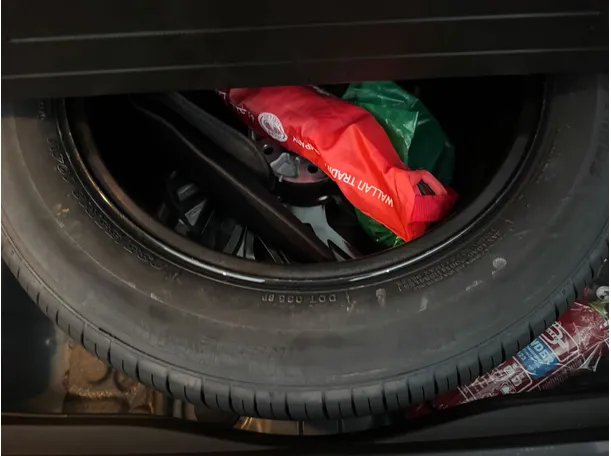 Car image 21