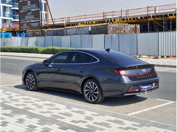 Car image 7
