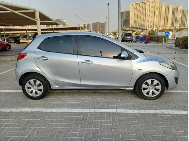 Car image 8