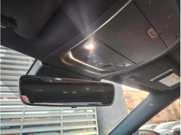 Car image 30