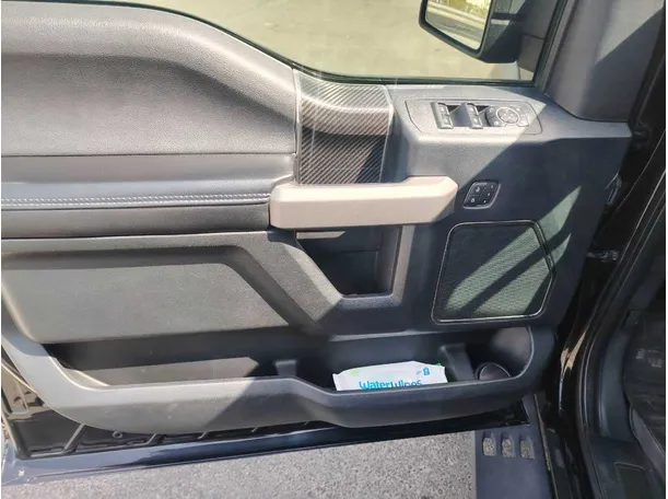 Car image 32