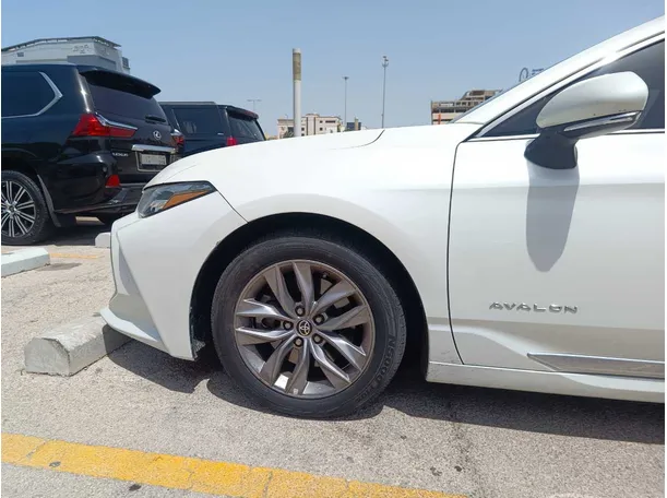 Car image 9