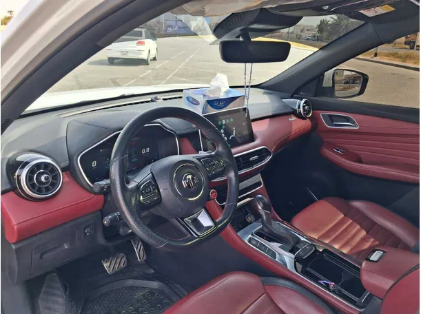 Car image 11
