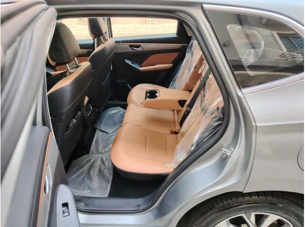 Car image 15