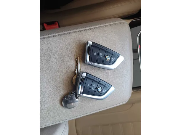 Car image 23