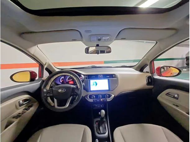 Car image 17