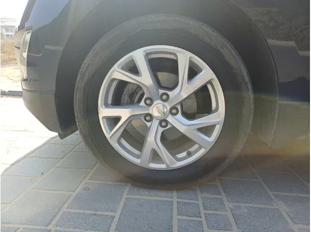 Car image 9