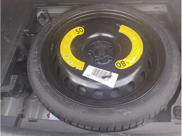 Car image 33