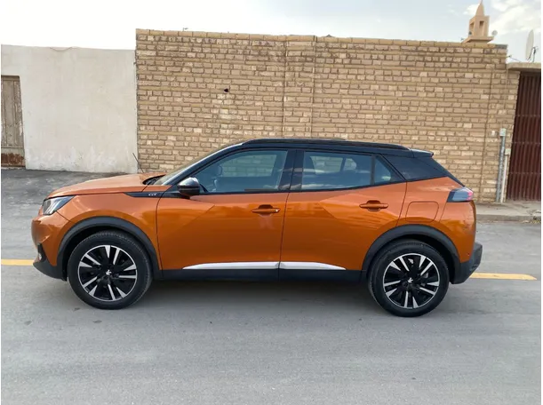 Car image 8
