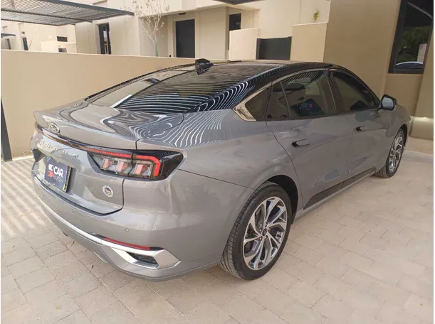 Car image 6