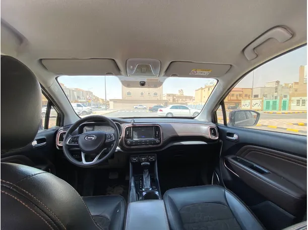 Car image 14