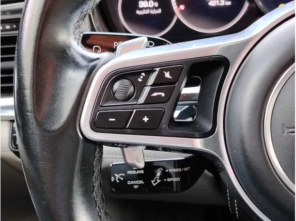Car image 29
