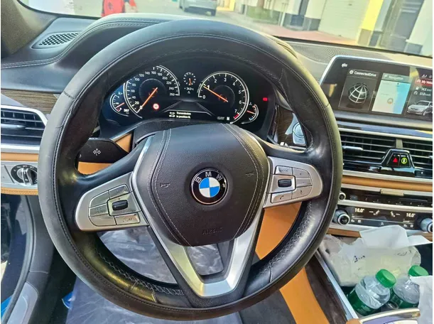 Car image 27