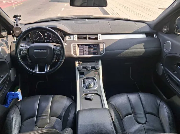 Car image 16