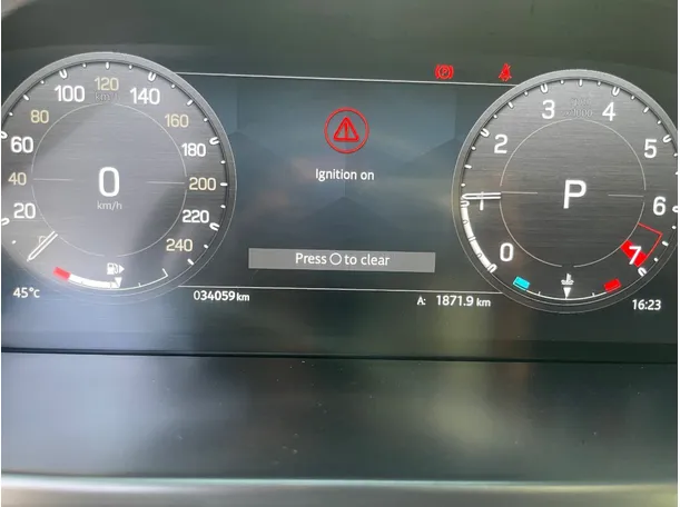 Car image 18