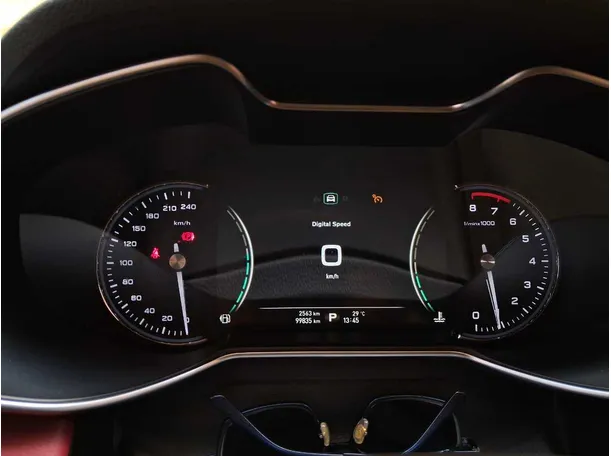 Car image 18