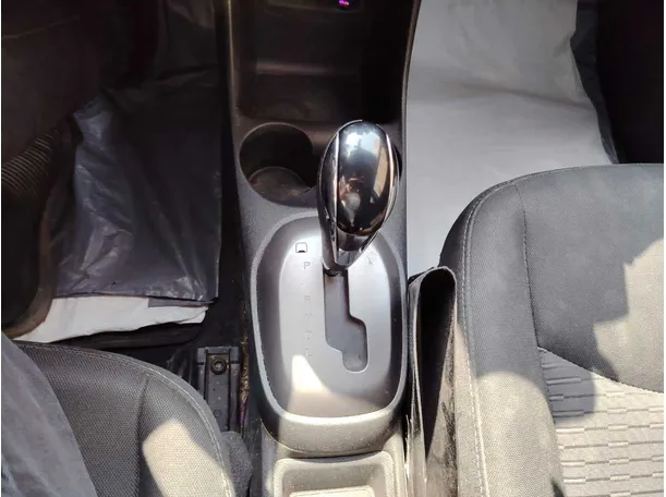 Car image 24
