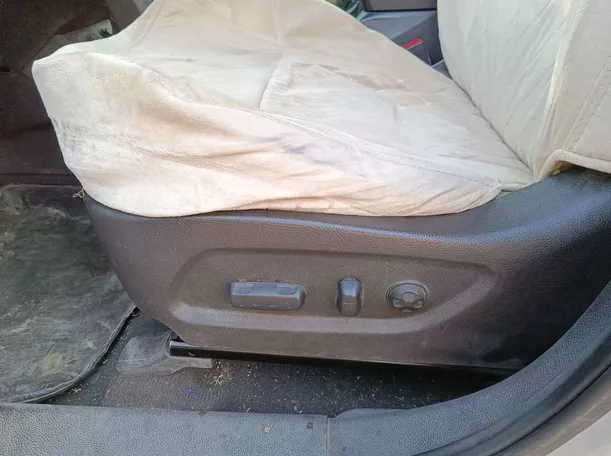 Car image 33