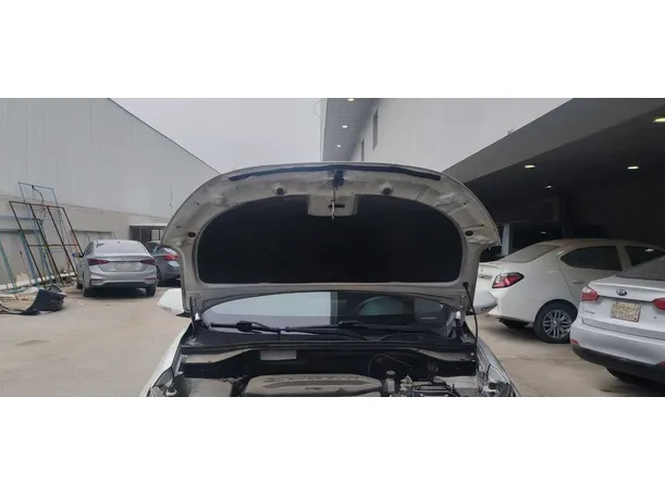 Car image 32