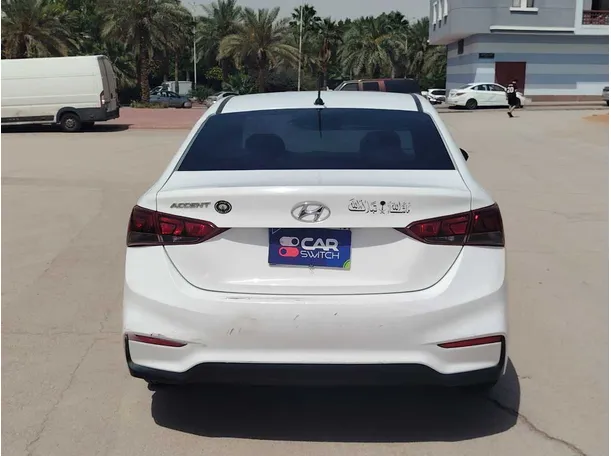Car image 6