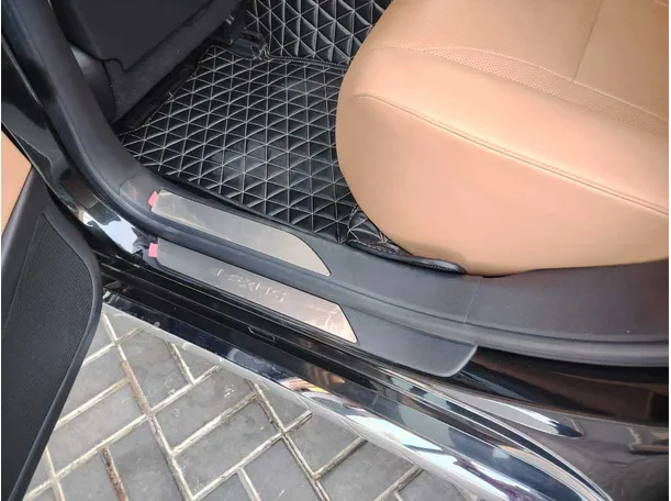 Car image 31